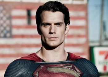هنری کویل با انتشار یک ویدیو رسماً به نقش سوپرمن بازگشت