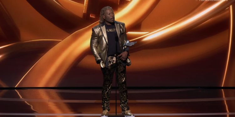 بازیگر بازی God of War Ragnarok رکورد طولانی‌ترین سخنرانی گیم اواردز را ثبت کرد