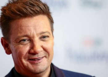 جرمی رنر تصویری از خود در بیمارستان را منتشر کرد