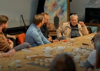 نویسنده کتاب‌های ویچر از استودیو سازنده Witcher 3 بازدید کرد