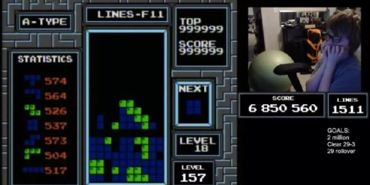 این نوجوان ١٣ ساله برای اولین بار بازی Tetris را شکست داد!