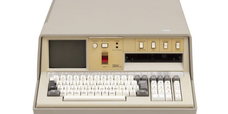 تماشا کنید: اولین کامپیوتر قابل حمل دنیا