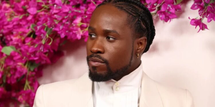 عذرخواهی ستاره‌ی انیمیشن Spider-Man: Across The Spider Verse