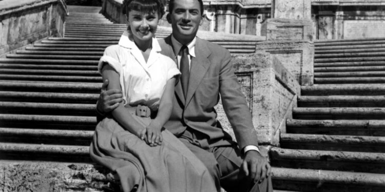 معرفی فیلم Roman Holiday | تجربه عشق با معصوم سینما