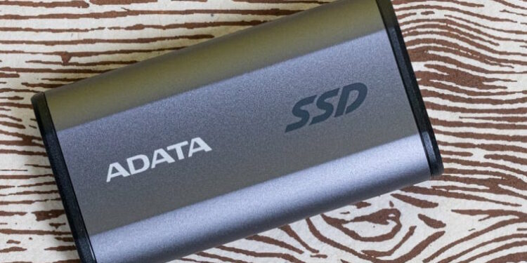 راهنمای خرید بهترین هارد اکسترنال SSD سال ۲۰۲۴