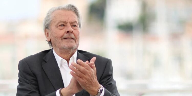 بازیگر سرشناس فرانسوی آلن دلون درگذشت