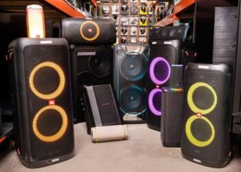 خرید اسپیکر جی بی ال ۳۱۰ و اسپیکر ۳۲۰ در فروشگاه فناورانه