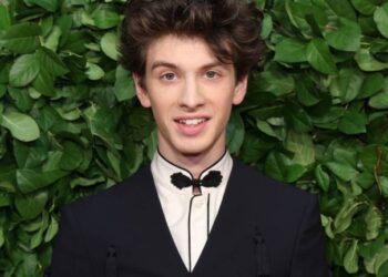 مارک آیدلشتاین به فصل دوم سریال Mr. & Mrs. Smith پیوست