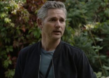 اریک بانا به شارلیز ترون در فیلم Apex پیوست